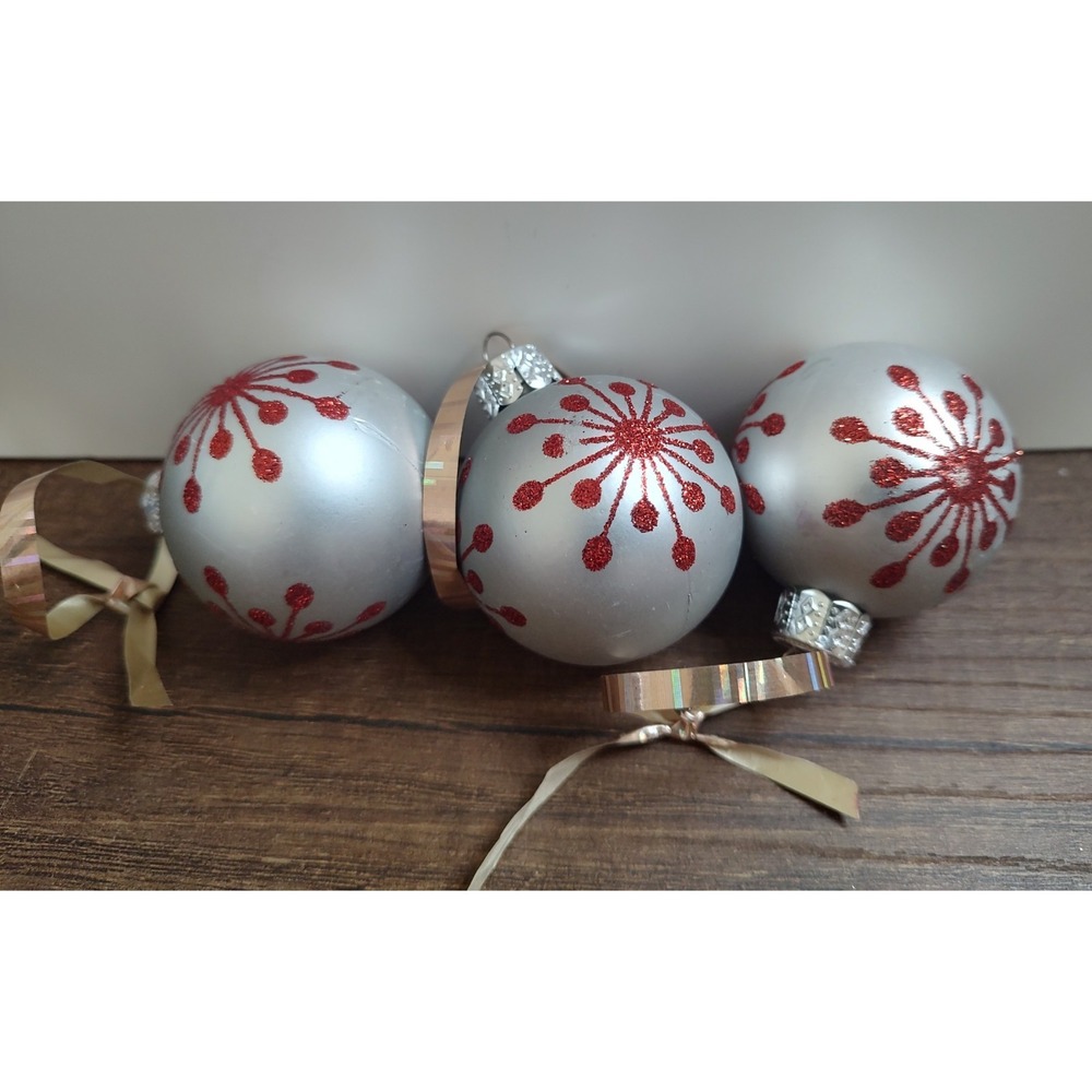 Christmas Ornaments Set Of 3 Matte Silver Red Glitter Snowflakes A6